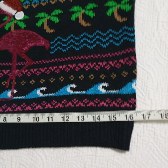 Merry Christmas Poof Feliz Navidad Flamingo Sweater S Black - Picture 8 of 11
